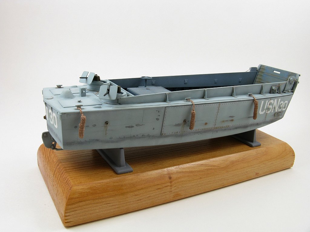 show original title Details about   Lcvp landing craft vehicle & figures heller 1/72 ref:79995 
