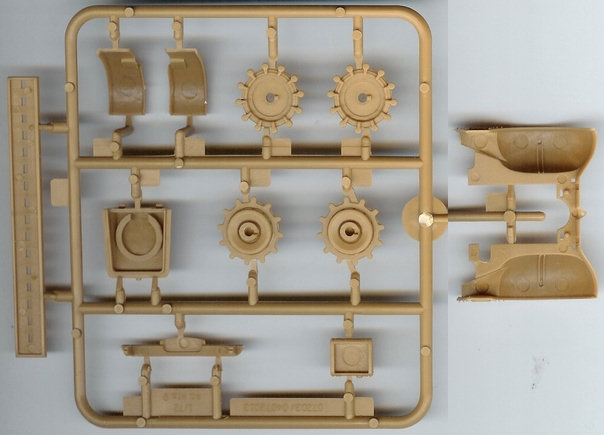 Kit Modèle Réduit Trumpeter Famo 18T - Maquette Plastique 1/72 SD.KFZ.9 à Assembler